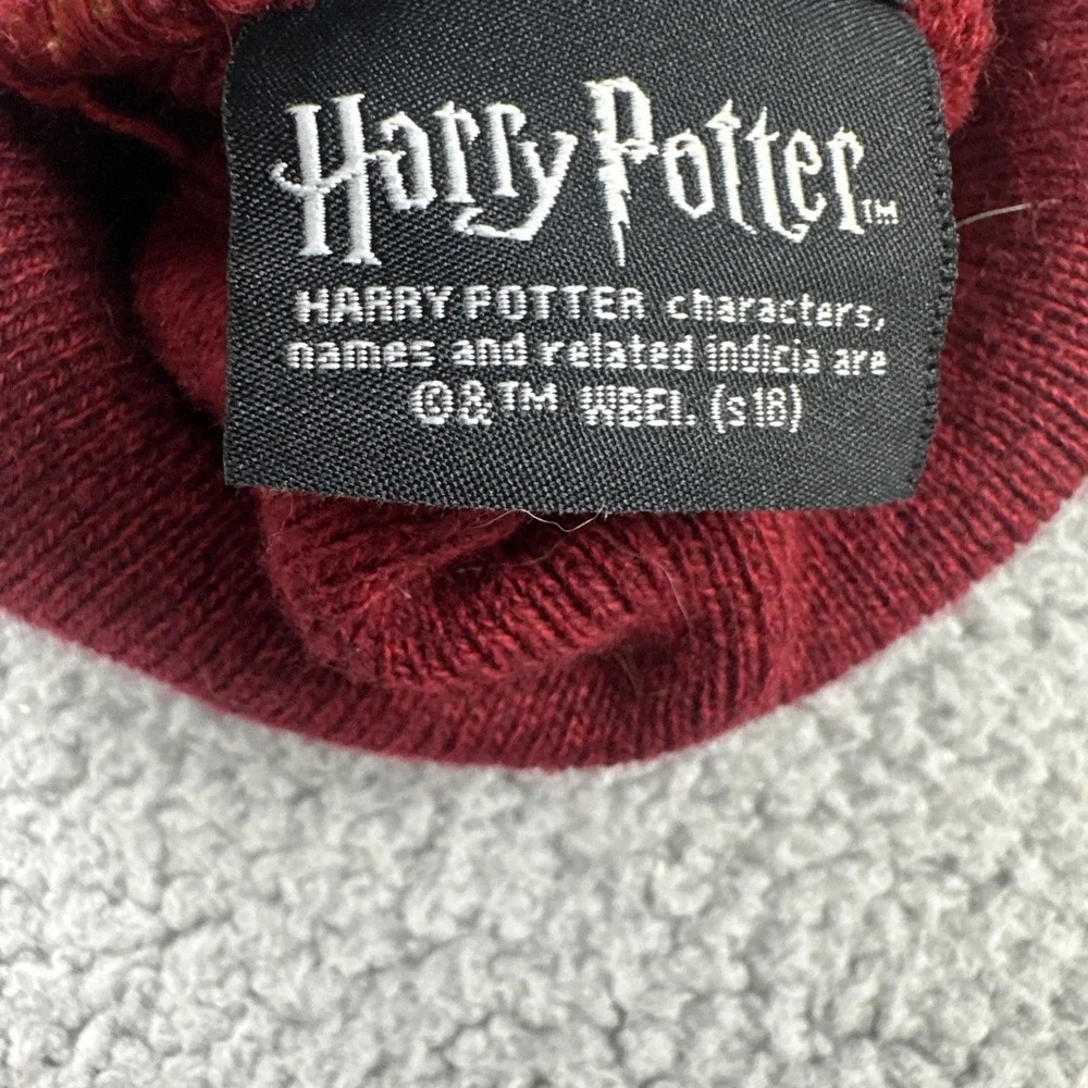 Harry Potter Hogwarts Alumni Winter Hat Pom Pom Beanie Embroidered‎ One Size